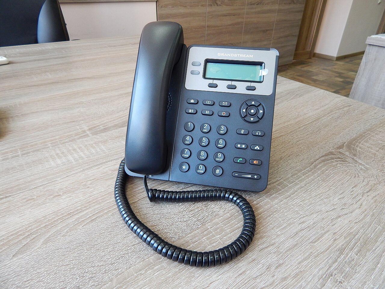 أنظمة الهاتف عبر الإنترنت (IP Phone)